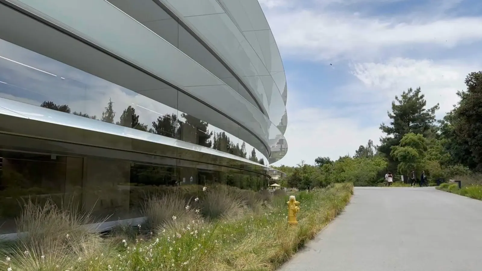 Apple revela que más de 400 ex empleados trabajan ahora en OpenAI