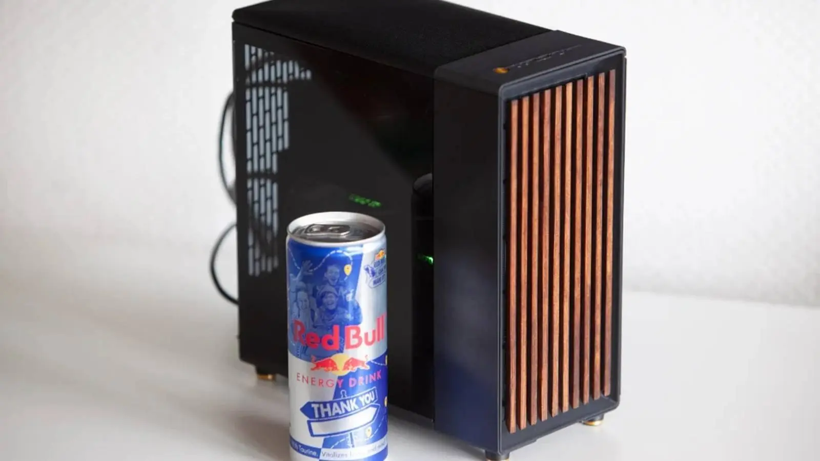 Fractal North recrea su icónica caja para Raspberry Pi 5 con madera y 3D